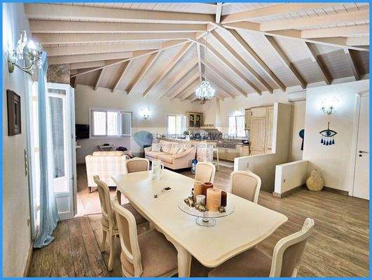 8ca2057b277241c4a4afe78af5790b75-original