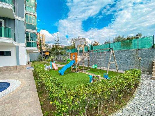 Furnished Property in a Complex 500 M from the Sea in Alanya