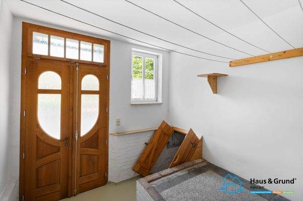 Altes Hauseingangsbereich - Zugang zum Keller (2).jpg