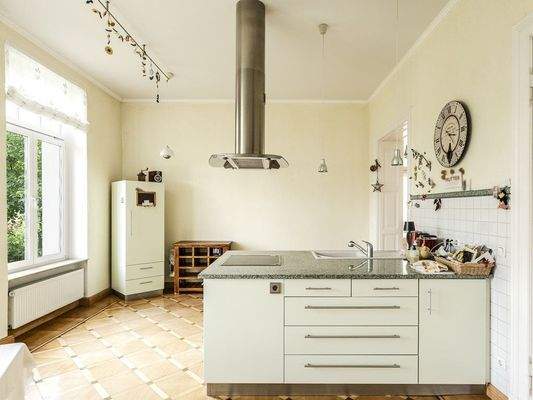 Küche mit Kochinsel