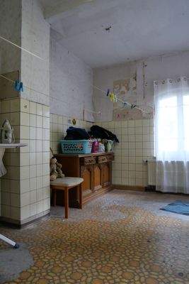 Küche/Waschküche im Erdgeschoss mit Blick zum Hof