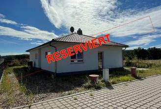 Vorderansicht des Gebäudes