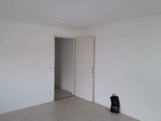 Wohnzimmer mit Bick zum Flur