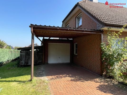 Carport und Garage