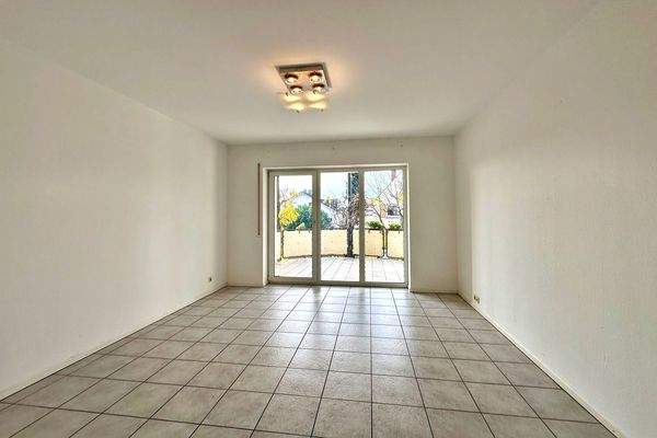 Schlafzimmer mit Balkonzugang