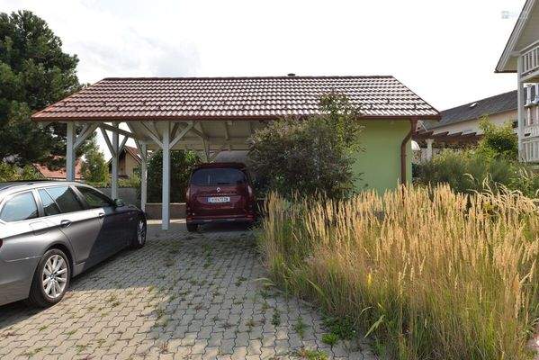 Carport mit angrenzender Sommerküche