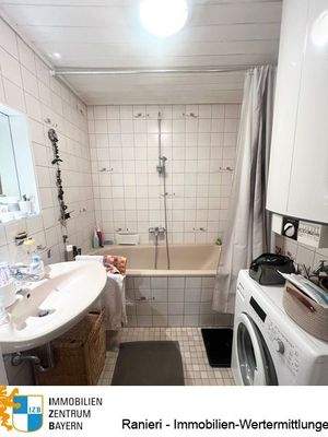 Erdgeschosswohnung - Badezimmer