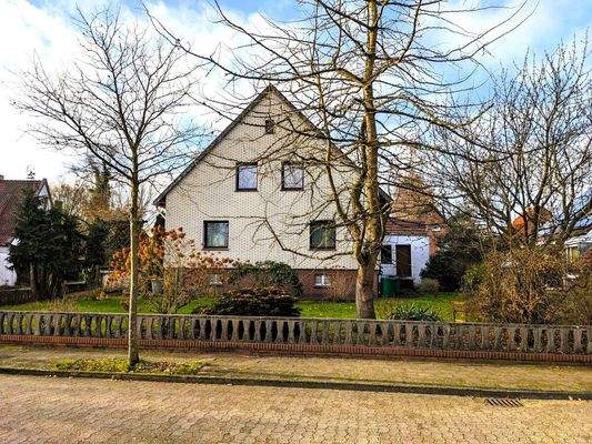 Haus_Straßenansicht