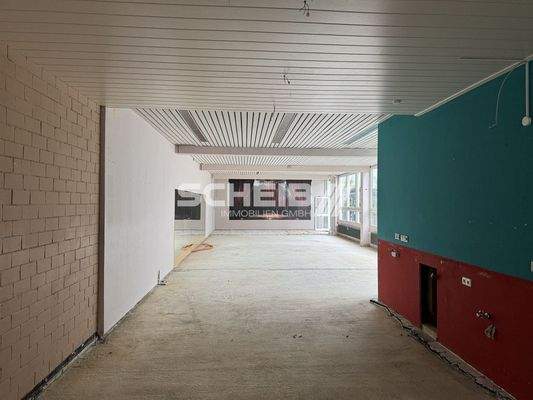 Bodenbelag wird erneuert