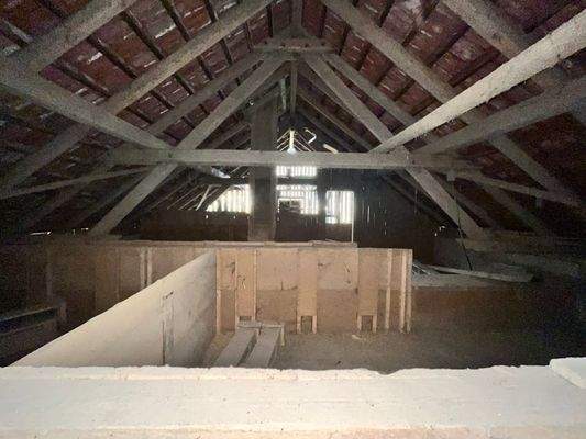 Über dem ehemaligen Schweinestall