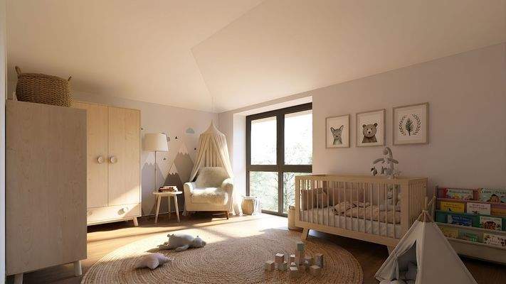 Das helle, freundliche Kinderzimmer mit Holzbett, Teppich und Spielsachen strahlt Geborgenheit aus