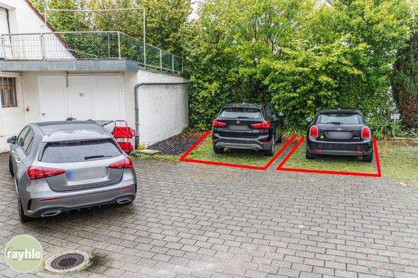 Garage und 2 Stellplätze