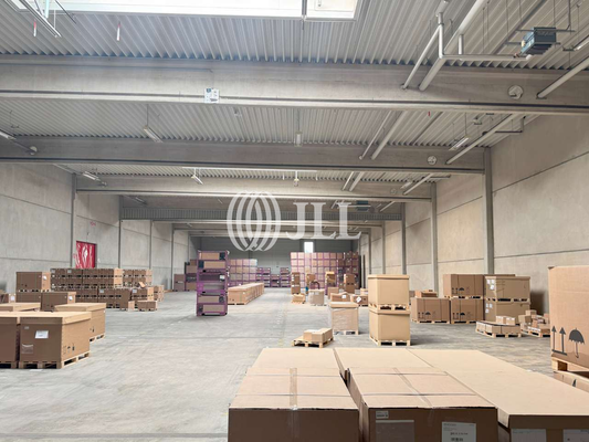 Innenansicht Halle - JLL