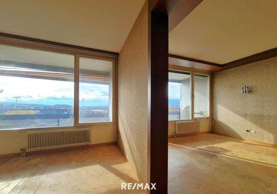 Wohnbereich mit Balkonen