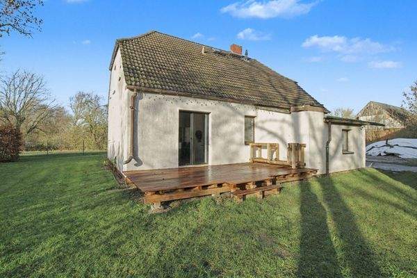 Au?enansicht hinten + Terrasse