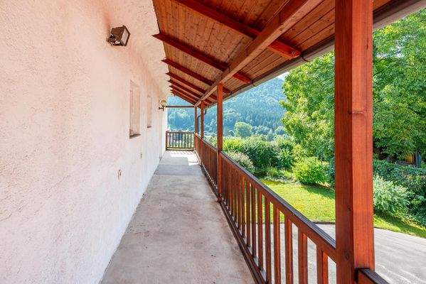 großer Balkon für die kleine Wohnung