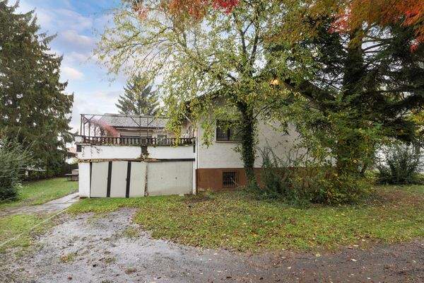 Doppel-Garage von außen 