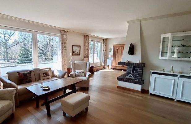 Wohnbereich mit Kamin