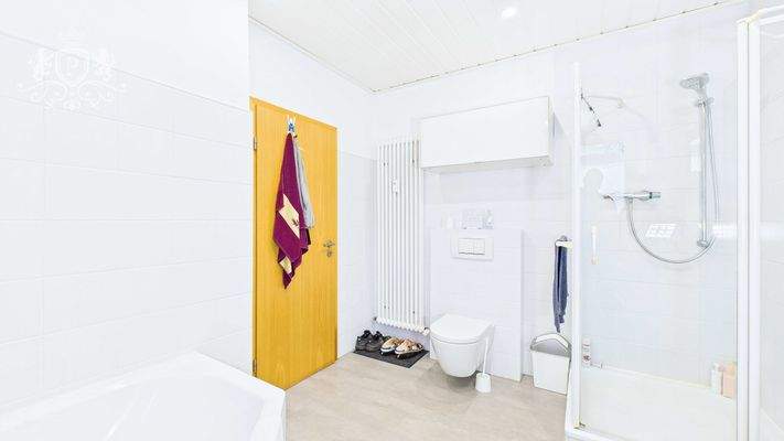 CAM01984G0-PR0423-STILL010