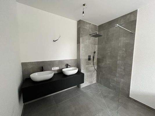 Familienbad im OG - B1