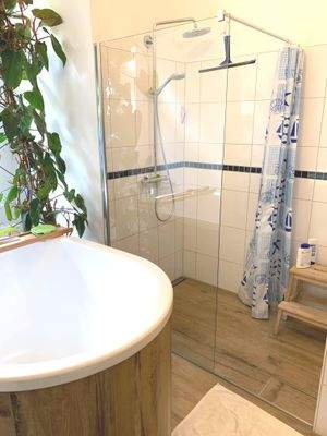 5C9554BB-0192-4AE1-A90E-9C52A6