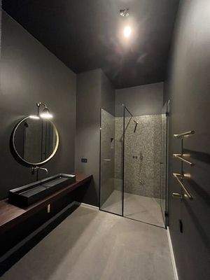 Bad neben Schlafzimmer.jpg