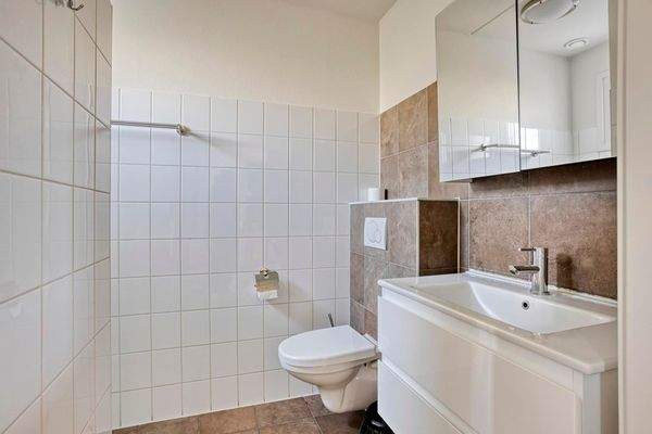 badezimmer-kaufen-noordwijkerhout-waschbecken-spie