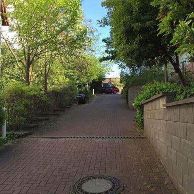 Zugang/ Zufahrt zum Haus