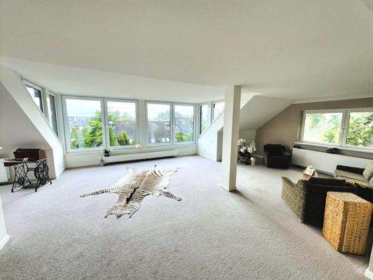 Hochwertig ausgebautes Dachgeschoss