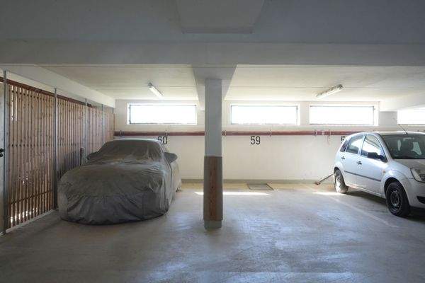 2 weitere Kfz- Stellplätze