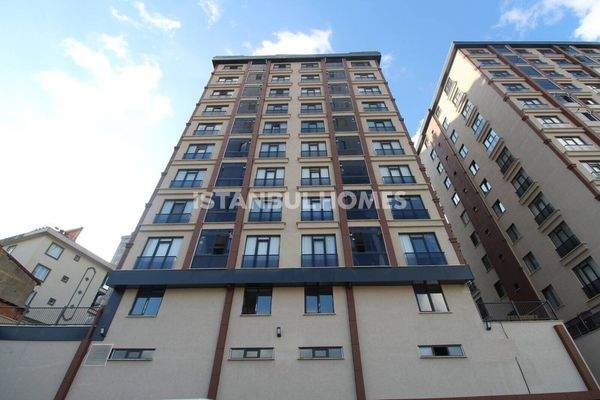 New Build Apartment Near Amenities in Eyupsultan Istanbul