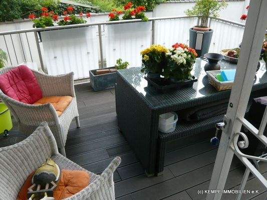 großer, quadratischer Balkon