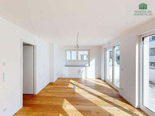 Heller Wohn- und Essbereich (1)