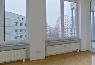 Wohnzimmer_mit_Wintergarten_