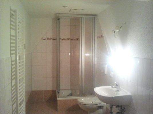 Bad unten mit Dusche