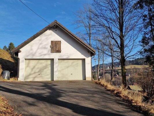 Massive Garage mit el. Ausstattung