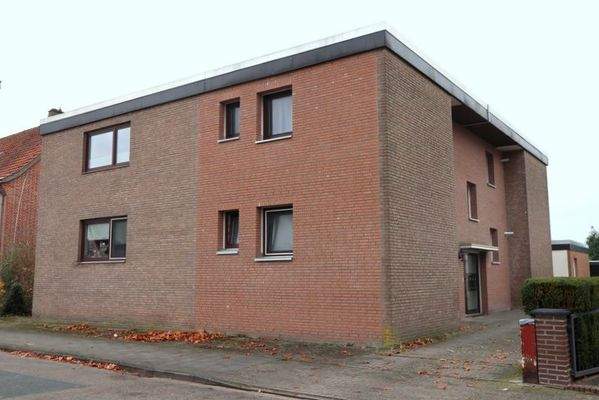 Wohnung im Hochparterre