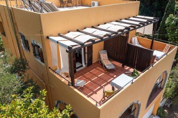 Kreta, Xamoudochori: Idyllische Residenz mit Apartments und Olivenhain zu verkaufen