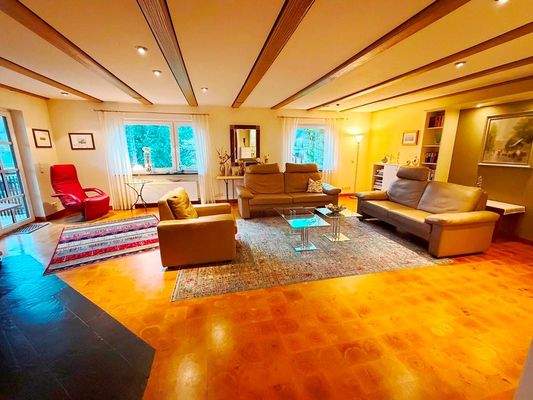 Wohnzimmer Hauptwohnung OG