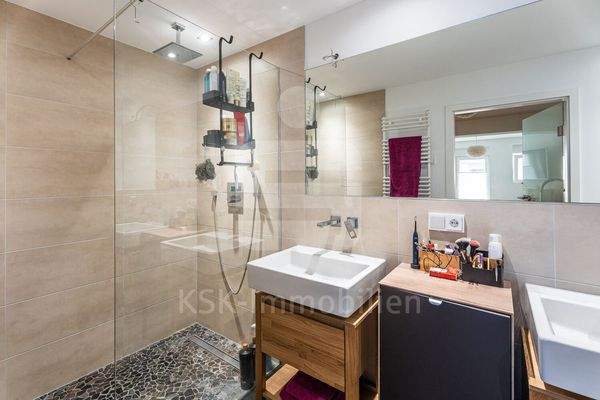 Badezimmer Erdgeschoss Hinterhaus 