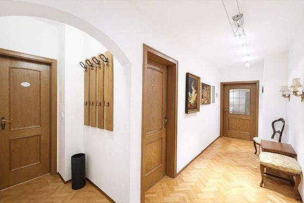 Freundlicher Eingangsbereich EG