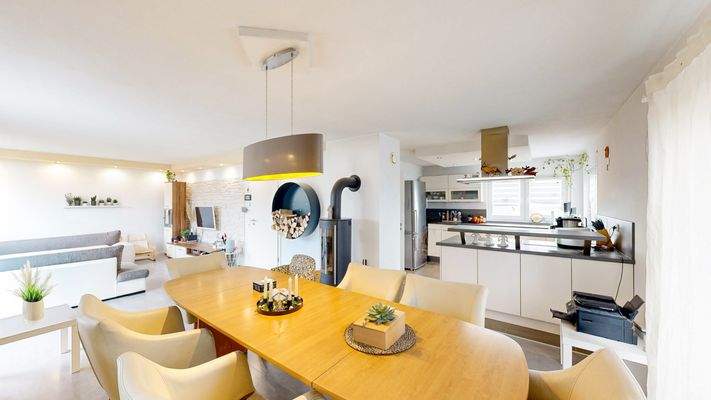 Wohn - Essbereich mit Kamin