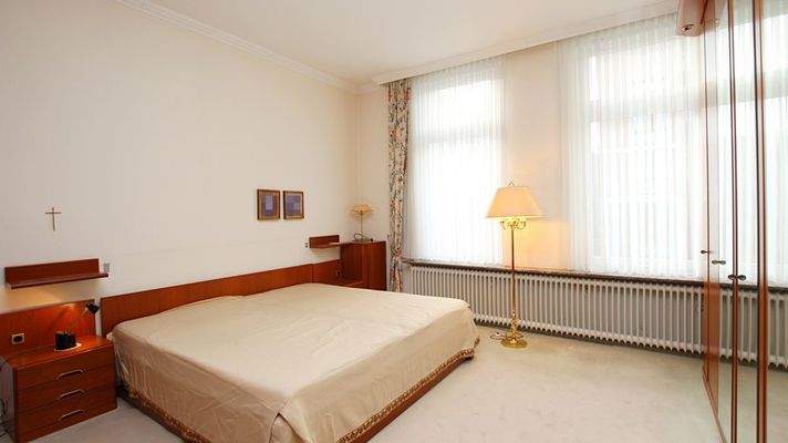 Elternschlafzimmer - Hochparterre-Wohnung