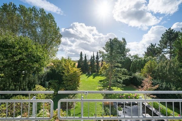 Balkon mit Gartenausblick