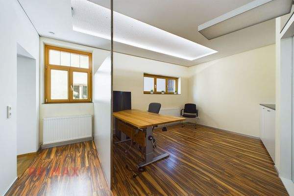 Büroräumlichkeit 
