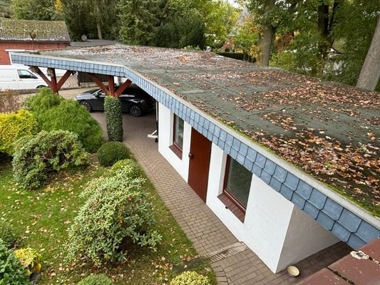 Carport und Werkstatt von oben