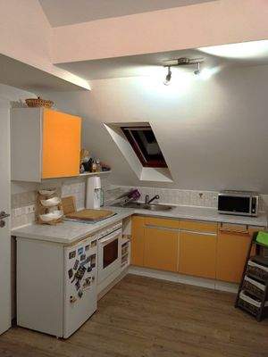 Küche mit Einbauküche (Bild 02)