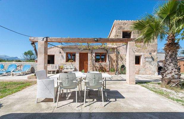Historisches Gästehaus mit sonniger Terrasse
