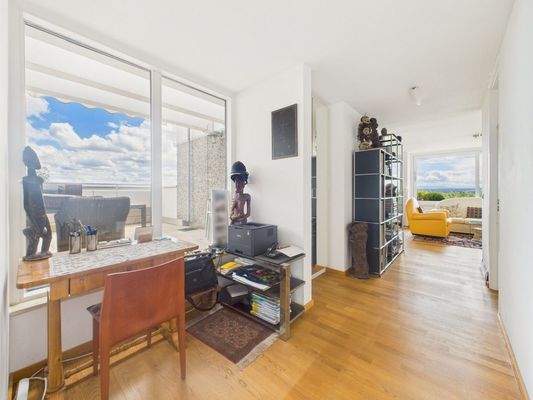 Arbeitsplatz zur Südost-Terrasse