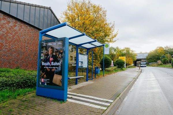 Bushaltestelle fußläufig